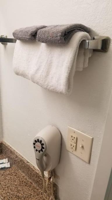 Hotel 2 Queen Beds Hotel Room 222 Wi-Fi Hot Tub Booking Stillwater Extérieur photo