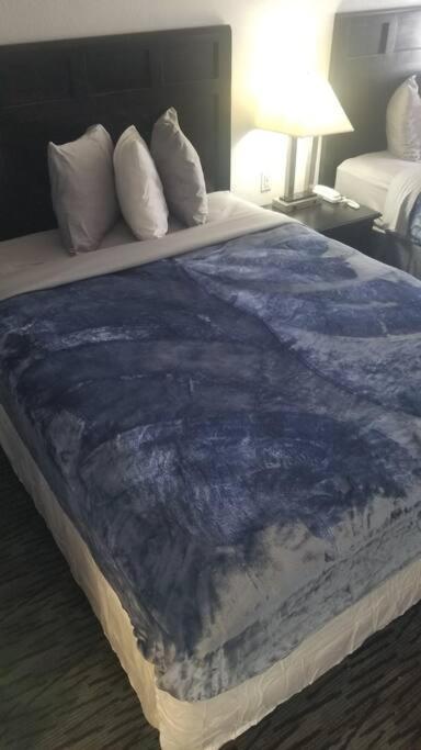 Hotel 2 Queen Beds Hotel Room 222 Wi-Fi Hot Tub Booking Stillwater Extérieur photo